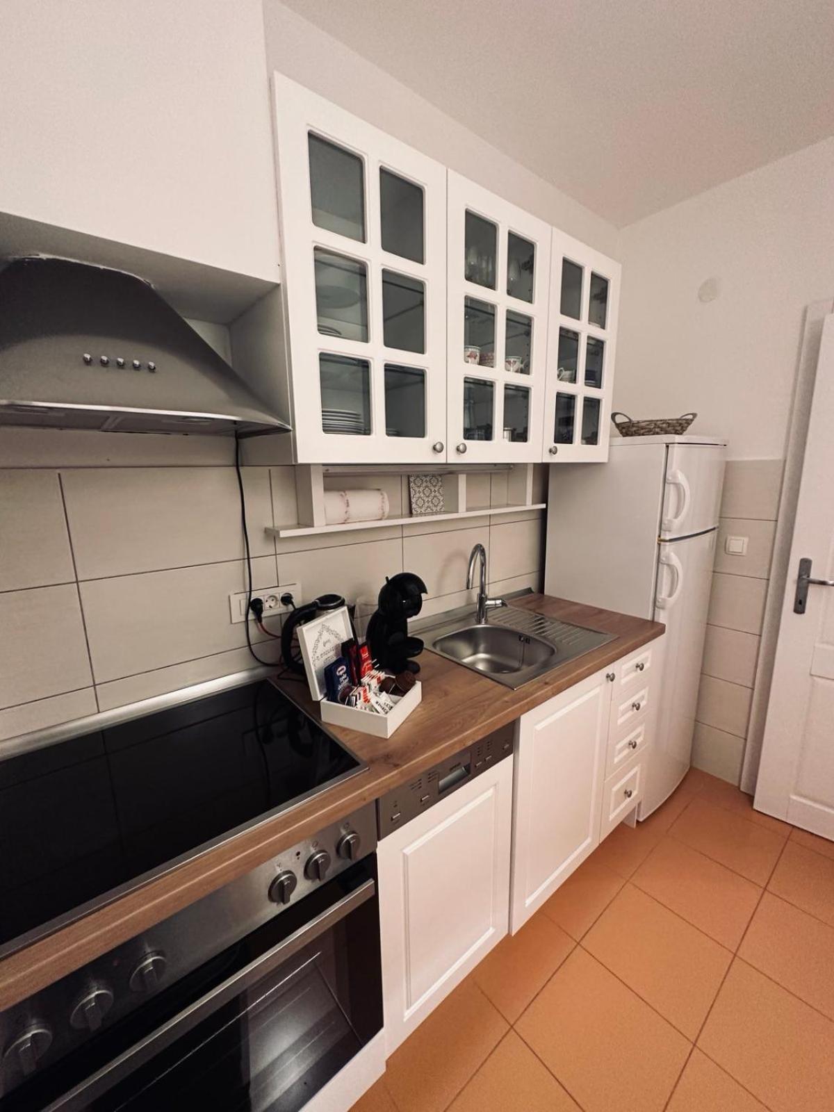 Villa Aya - With Sauna And Outdoor Swimming Pool Mostar Rom bilde